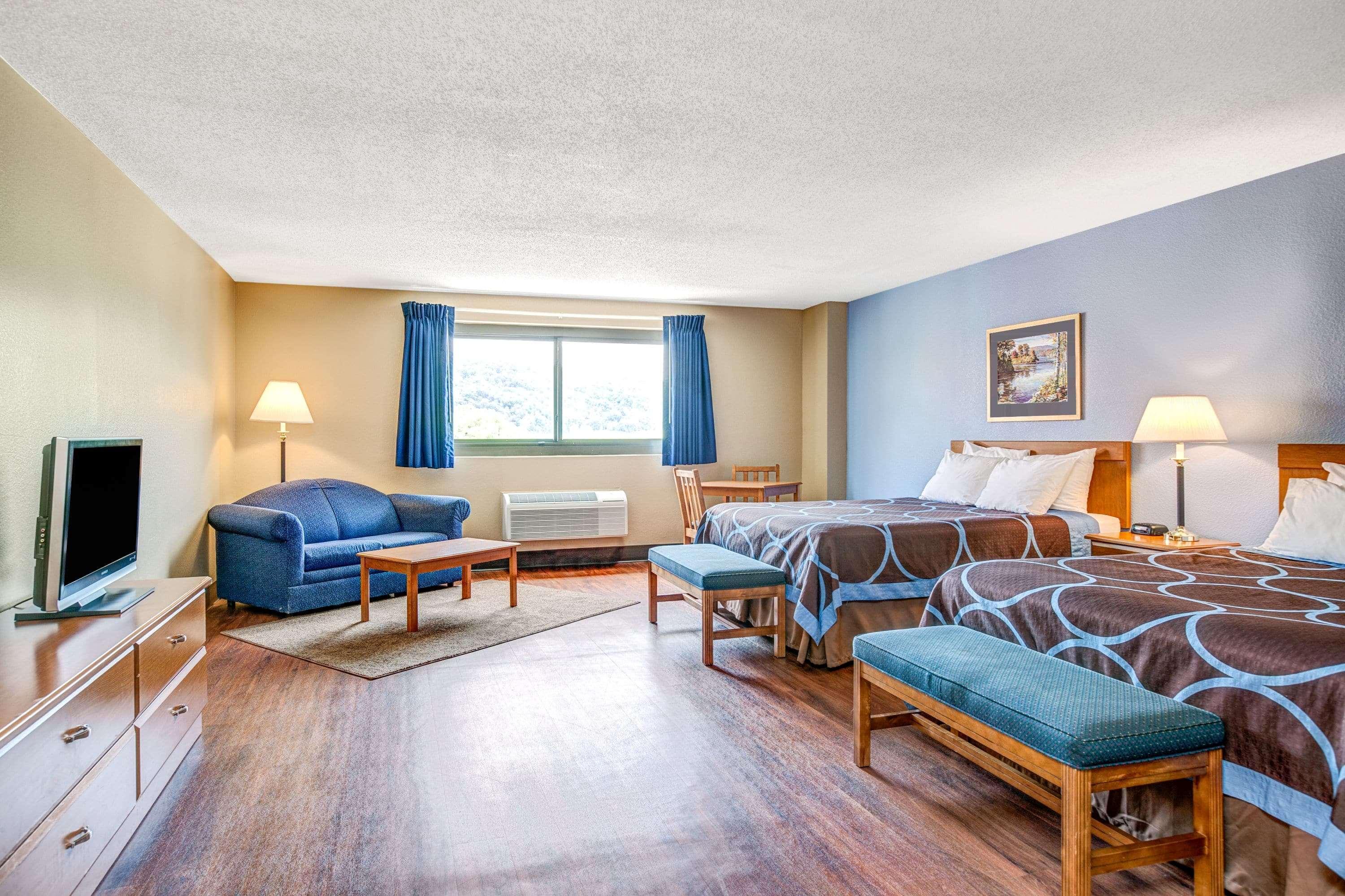 Super 8 by Wyndham Mahwah Hotel Bagian luar foto